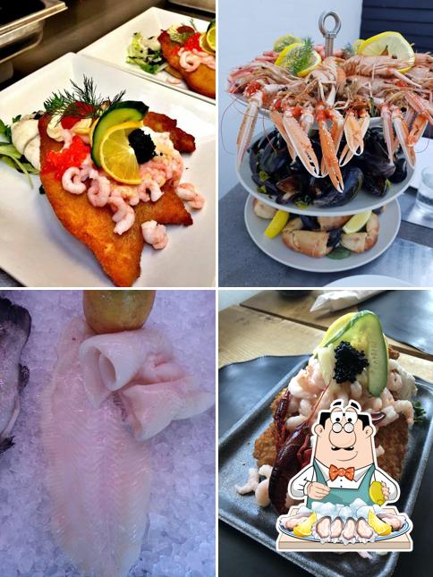 Order various seafood dishes offered by Klausen Fisk og Skaldyr