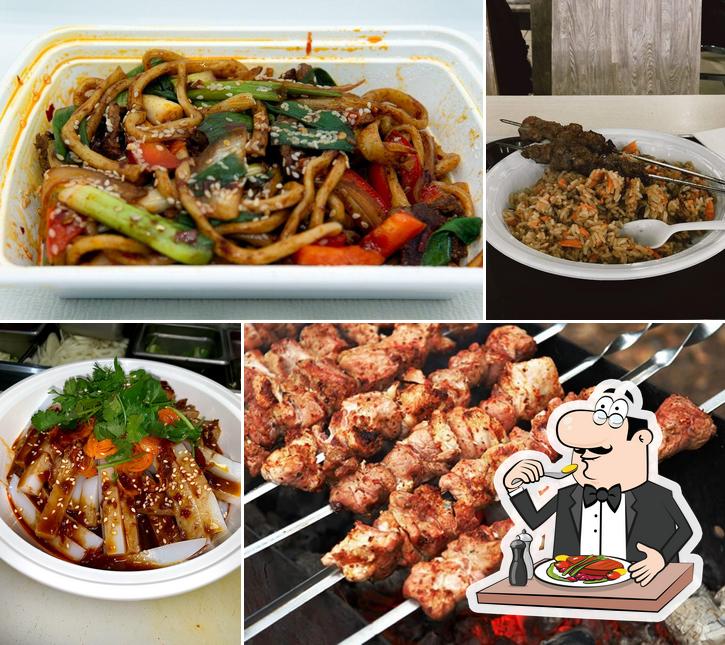 Еда в "New world Uyghur Cuisine"