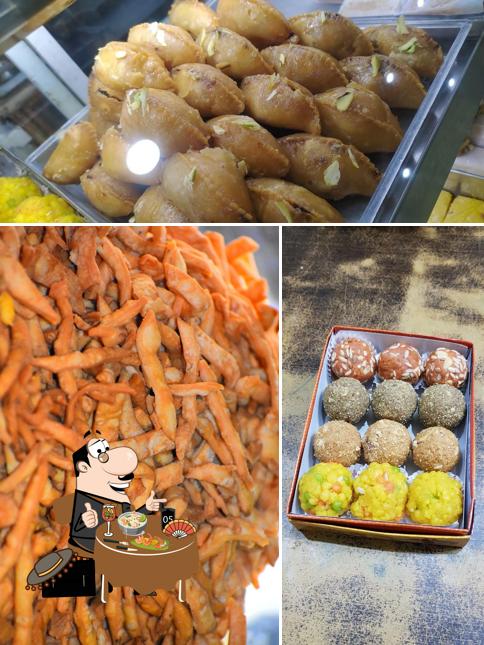 Food at Pehalwan Sweets