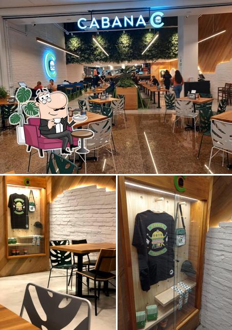 O interior do Cabana Burger