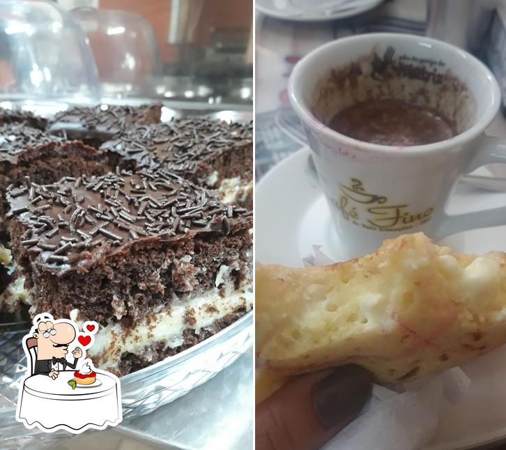 Café Da Matriz serve uma variedade de pratos doces