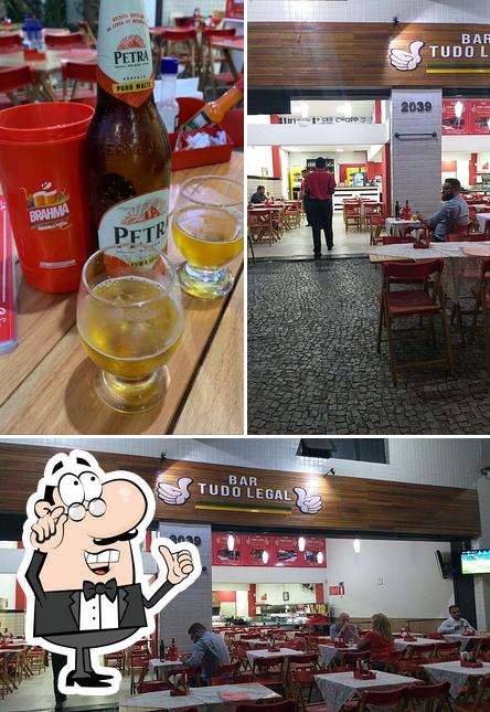 O interior do Bar Tudo Legal