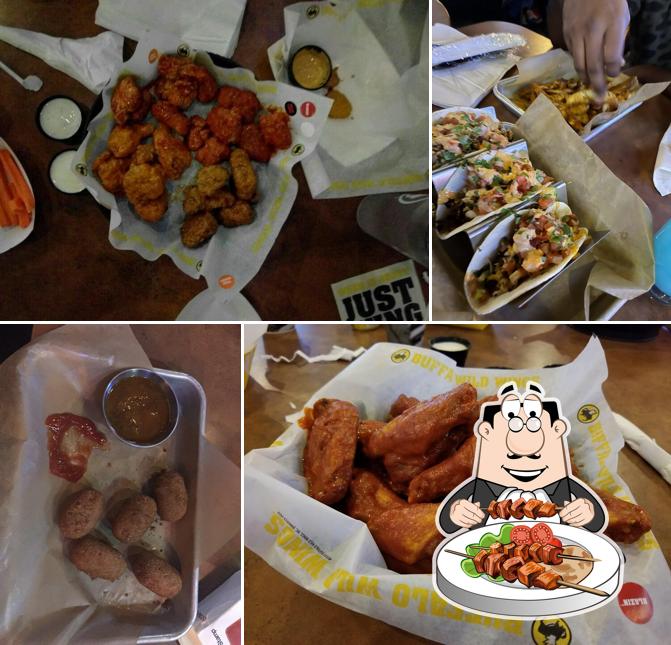 Buffalo Wild Wings, 9402 Northlake W Dr 103 in Charlotte Restaurant