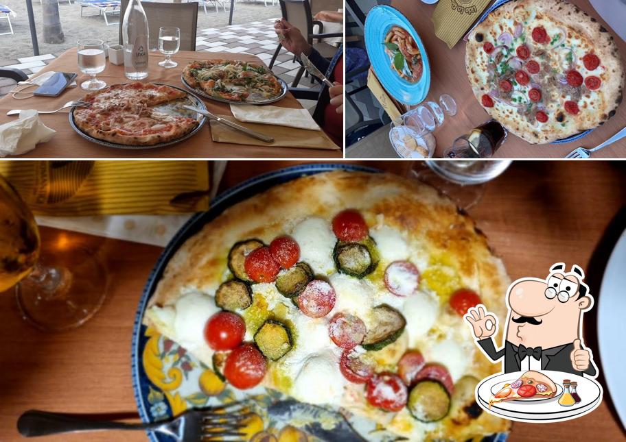 Prova una pizza a Lido La Romantica Di Bosco Salvatore & C. S.N.C