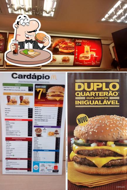 Experimente um hambúrguer no McDonald's