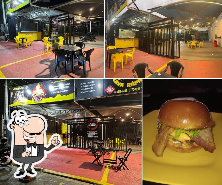 O interior do Furlan Burger's