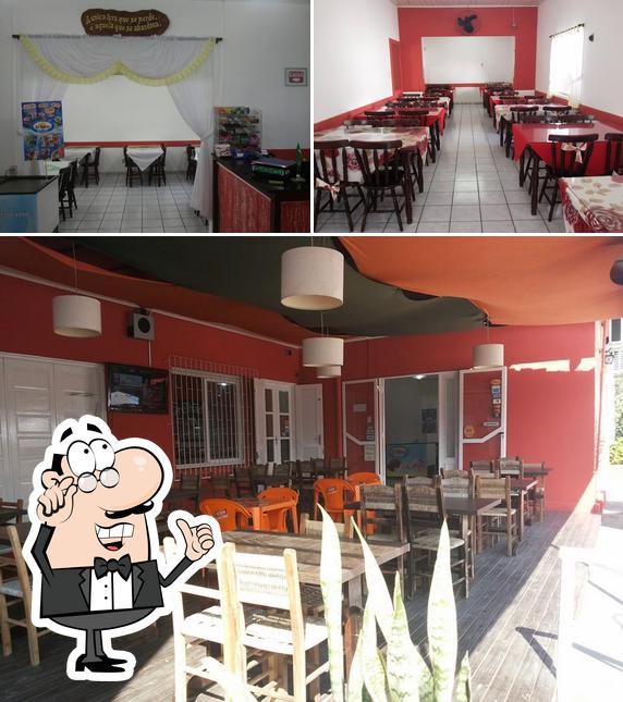 O interior do Restaurante Tropical