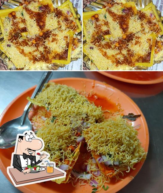 Food at Balu's Bhelpuri House