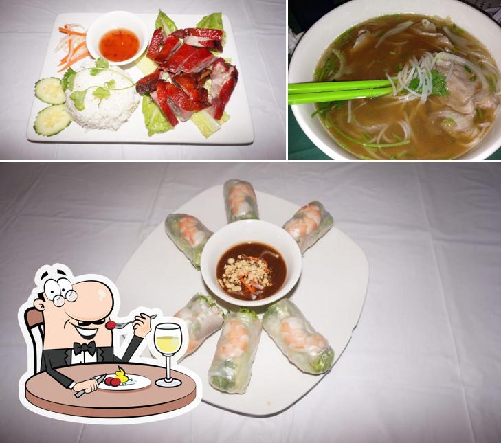Еда в "Phở Vietnam 4"