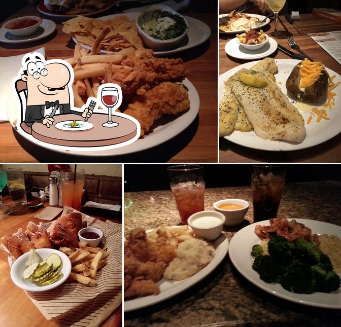 Cheddar's Scratch Kitchen, 11895 Gateway Blvd W in El Paso Restaurant