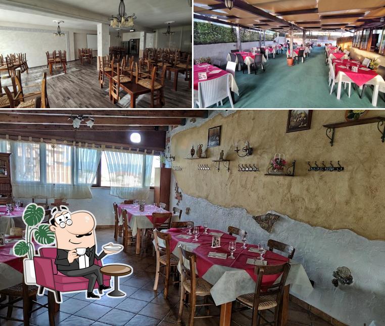 Siediti a un tavolo di Rifugio Steakhouse