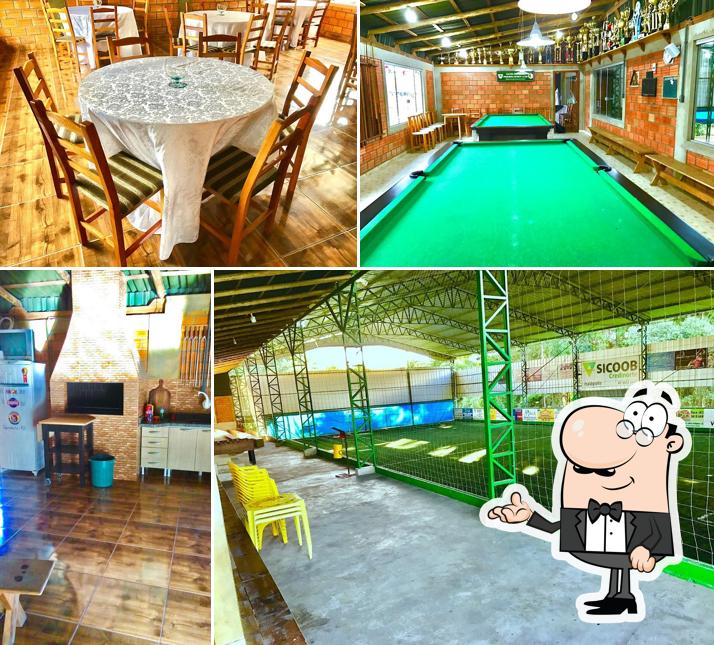 O interior do Arena Gastrobar