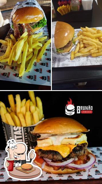Consiga um hambúrguer no BRUNÃO LANCHES - RIO CLARO
