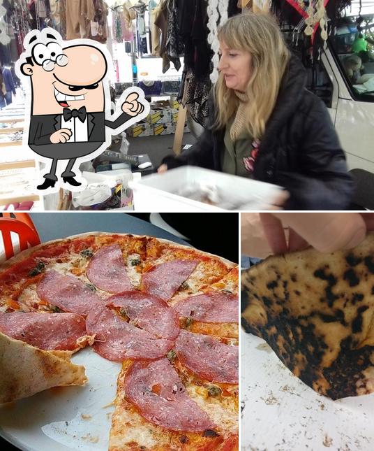 Tra le diverse cose da VOGLIA DI... PIZZA si possono trovare la interni e cibo