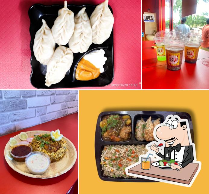 Meals at Nom Nom Ja, Chenikuthi
