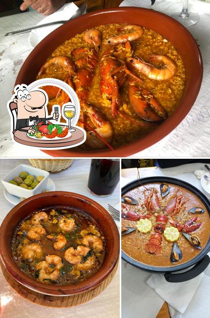 Try out seafood at El Rincón Del Pescasub