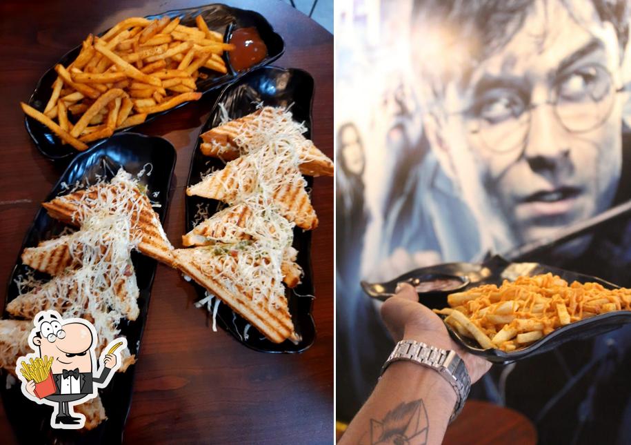 Taste French fries at Hogwarts Cafe