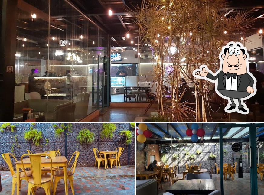 Check out how Iris Cafe HSR looks inside