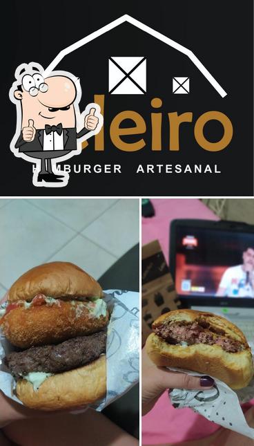 Look at the picture of Celeiro Burger