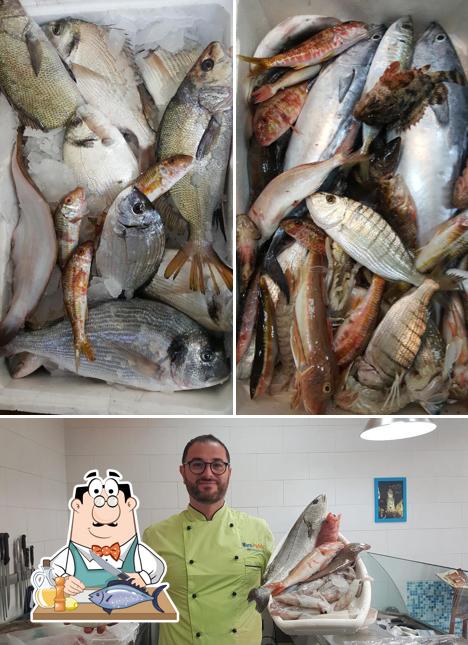 MARE E PADELLA offre un menu per gli amanti del pesce