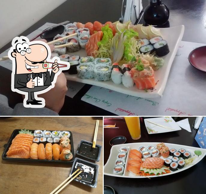 Sushi é um popular refeição originário do Japão