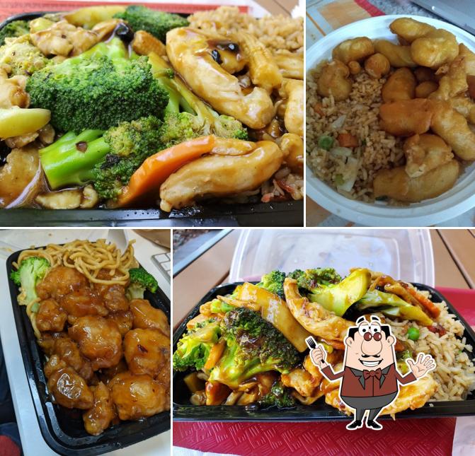 Блюда в "Golden Dragon Chinese Restaurant"