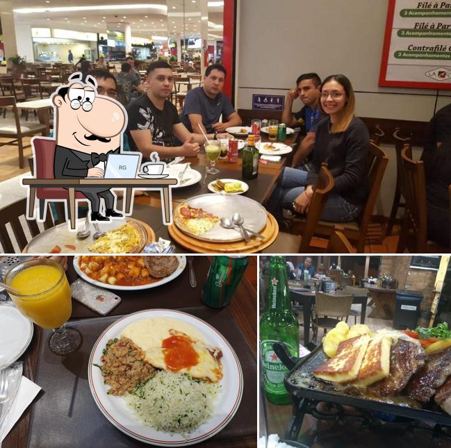 Entre diferentes coisas, interior e comida podem ser encontrados a La Bocca