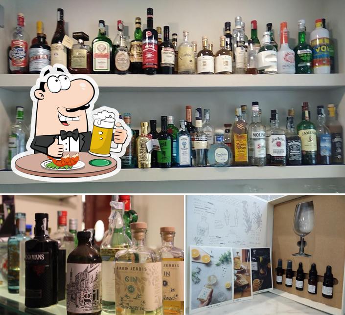 Puoi ordinare un rinfrescante bicchiere di birra chiara o scura