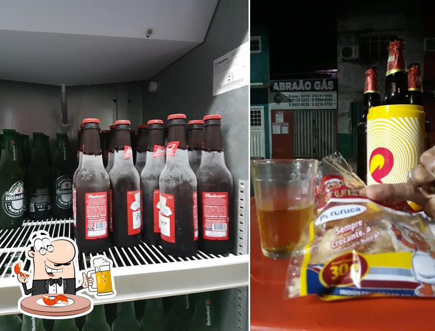 Pêxi Pôdi Bar Music (Peixe Podre) offerece uma opção de cervejas