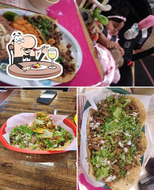 Taqueria Chapala in Elgin Restaurant menu and reviews