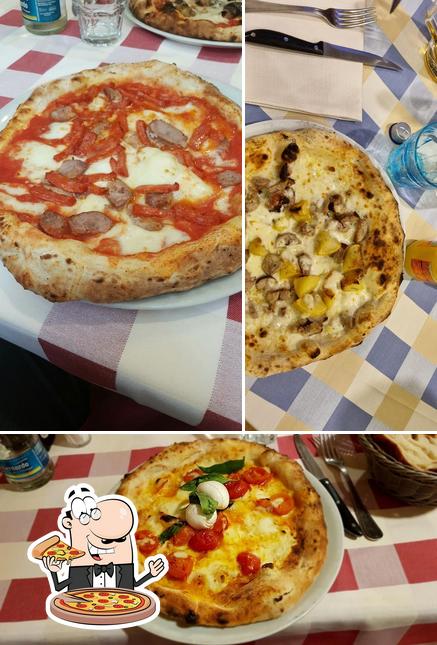 Pick pizza at Pizzando Grigliando