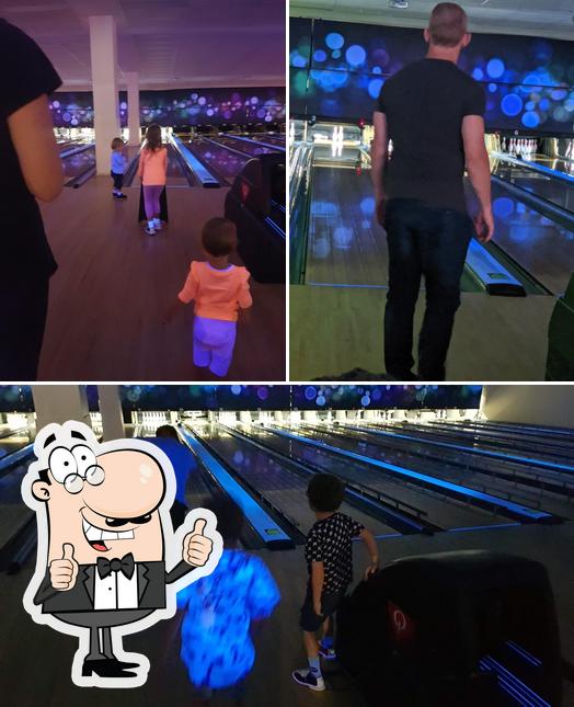 Zone Bowling Dee Why Ten Pin Bowling, Arcade in Dee Why Restaurant