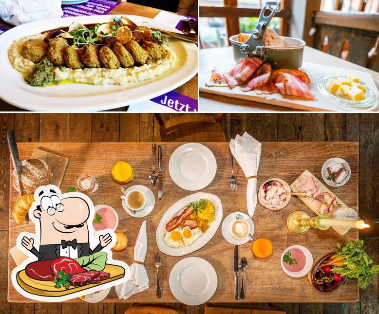 Ordina i piatti di carne a Restaurant gartenHAUS
