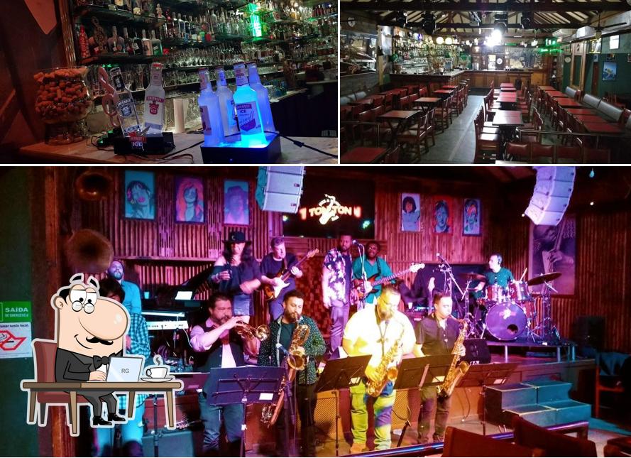 Veja imagens do interior do Tonton Jazz & Music Bar