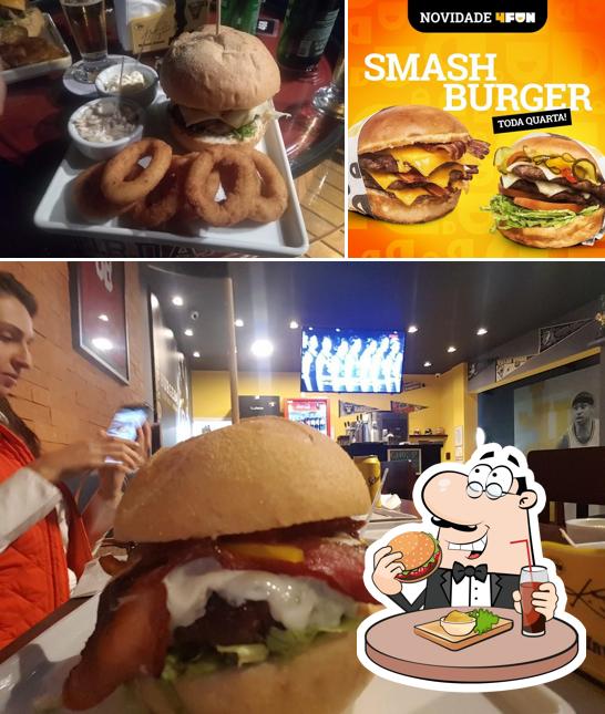 Delicie-se com um hambúrguer no Burger4Fun Hamburgueria