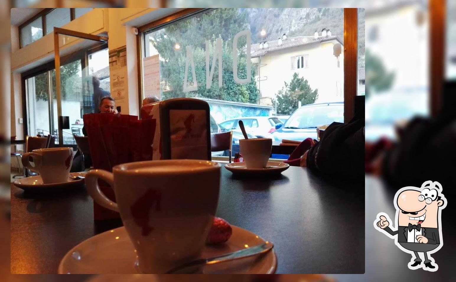 Gli interni di Bar DNA