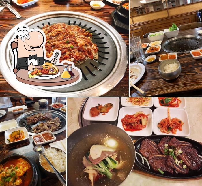 Закажите пиццу в "WooMeeOk Korean BBQ"