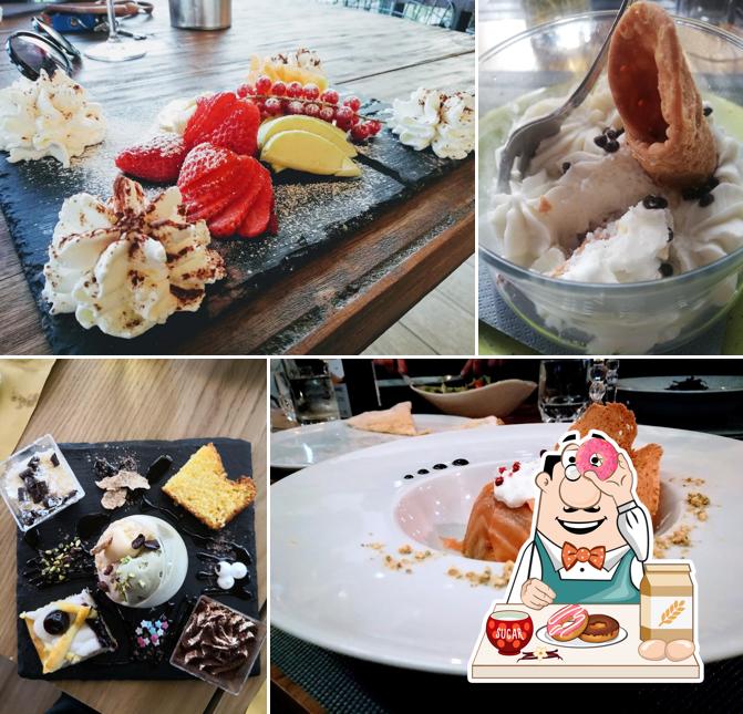 La Playa serve un'ampia selezione di dessert