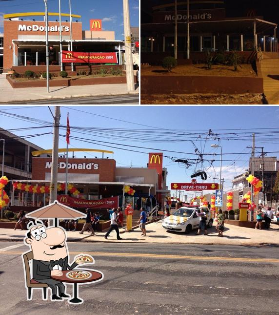 Veja imagens do exterior do McDonald's