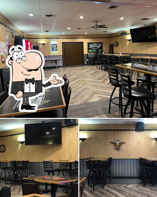 Beehive Bar of Reynolds in Reynolds Restaurant reviews