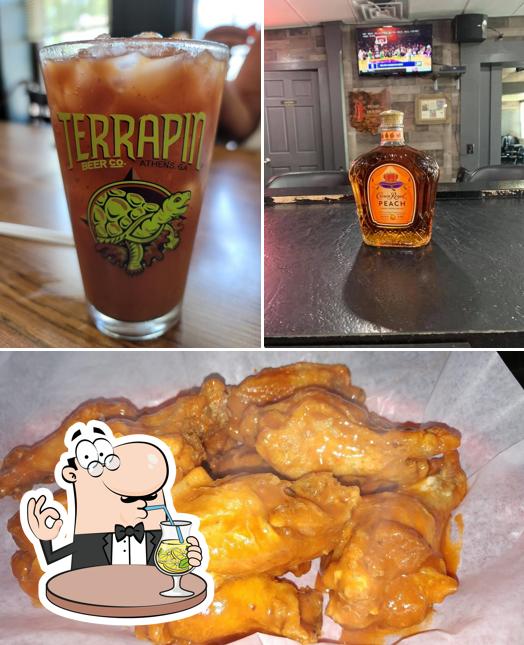 The Pump House Bar and Pizzeria in Lithopolis Restaurant menu and reviews