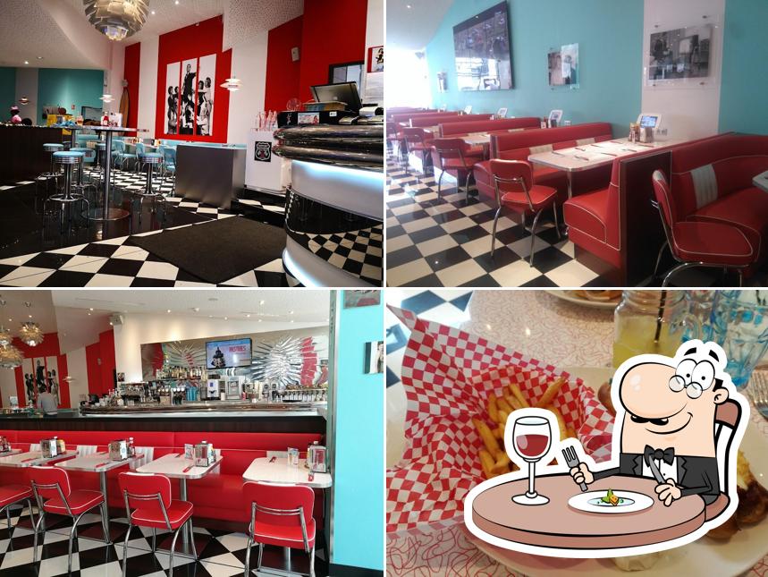 Holly's Diner