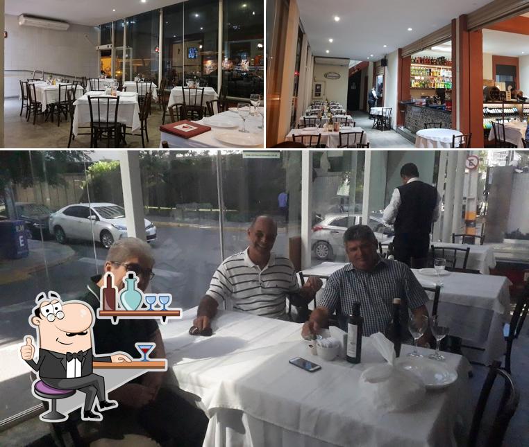 Veja imagens do interior do Fidalgo Restaurante