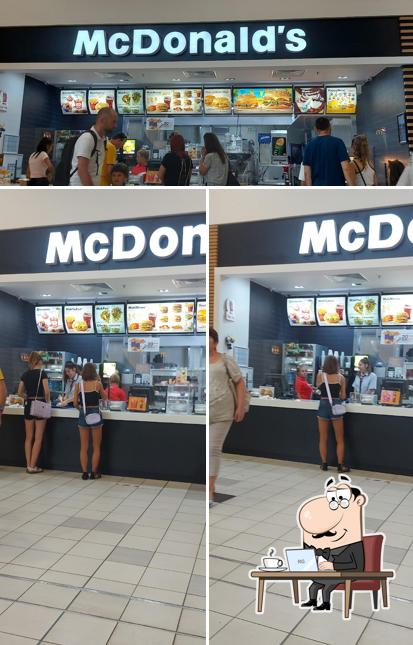 Die Inneneinrichtung von McDonald's