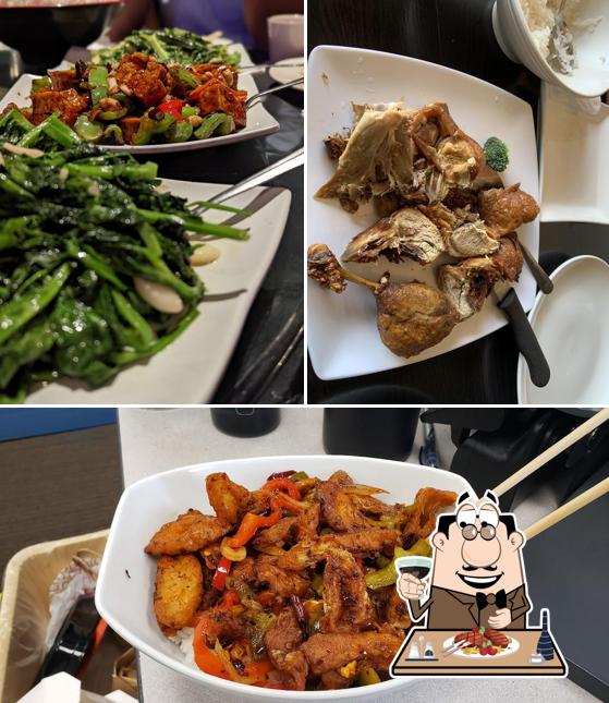Prueba un plato con carne en Tea House Chinese Restaurant