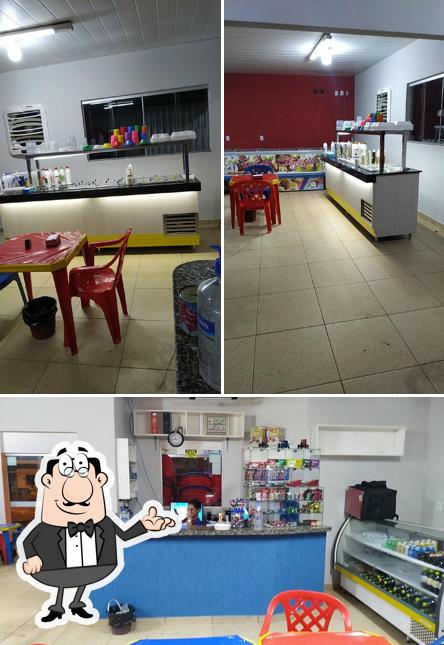 O interior do Sorveteria e Pizzaria Estupendo