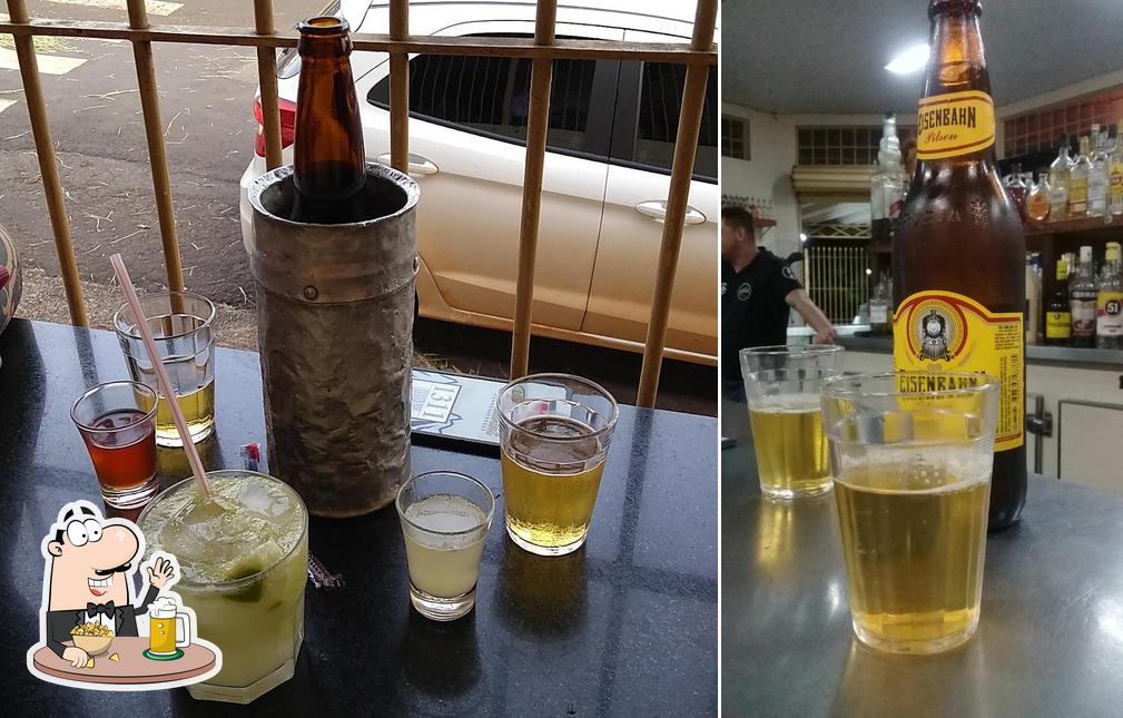 Peça um copo de cerveja leve ou escura