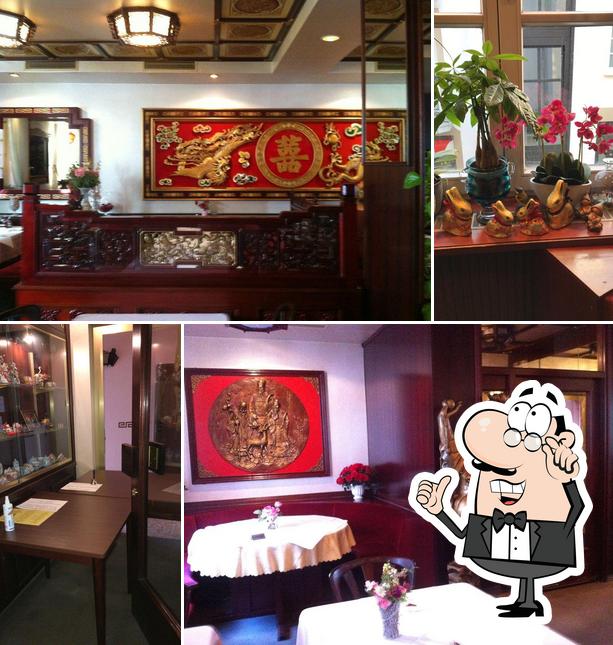 The interior of China Restaurant Mandarin