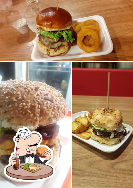 Delicie-se com um hambúrguer no beeff hamburgueria