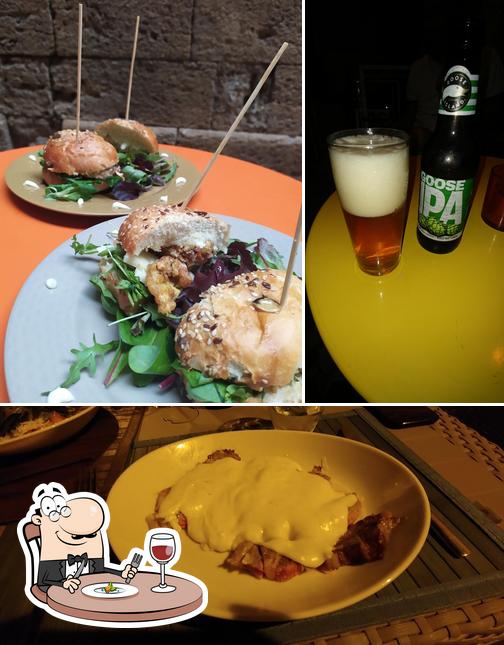 Dai un’occhiata alla foto che mostra la cibo e birra di Caffé Letterario